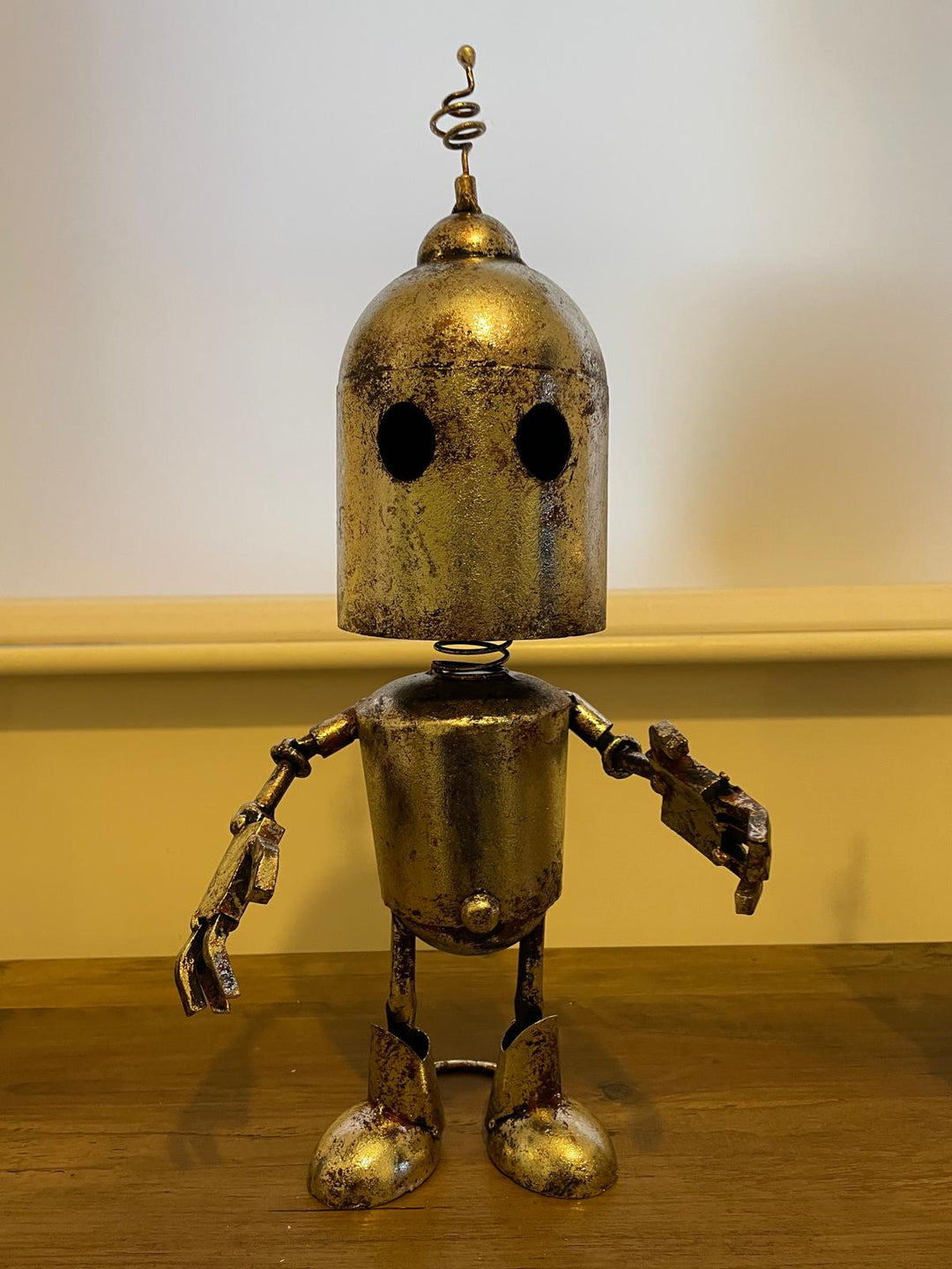 Rustic Silver Metal Robot Ornament Art Figure Wobbly Parts Sitting/Standing Decor