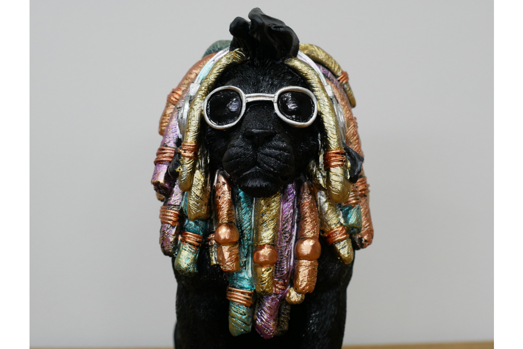 Lion sitting with Dreadlocks rasta in Black & gold resin quirky decorative ornament