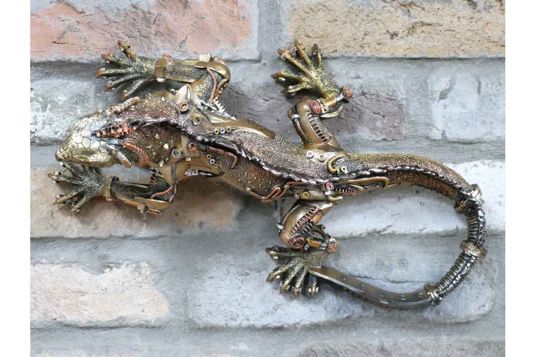 Industrial Steampunk Resin Lizard Wall Sculpture Unique Decorative Accent