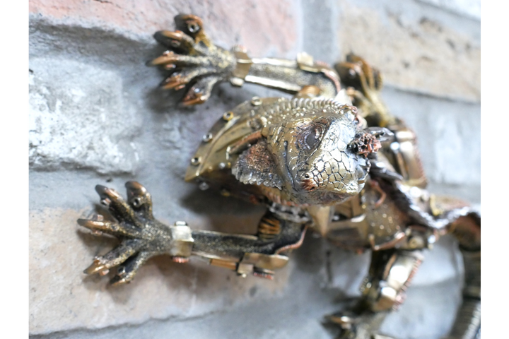 Industrial Steampunk Resin Lizard Wall Sculpture Unique Decorative Accent