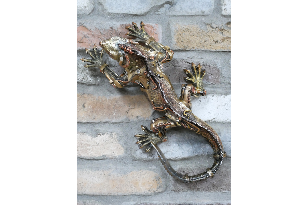 Industrial Steampunk Resin Lizard Wall Sculpture Unique Decorative Accent