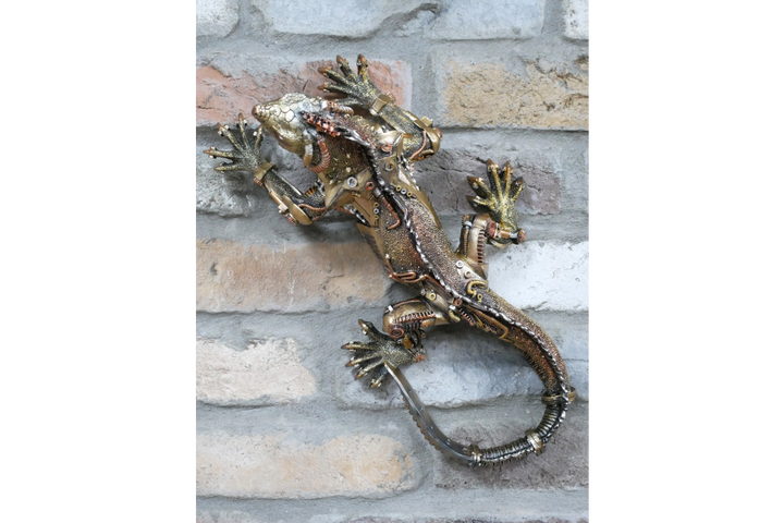 Industrial Steampunk Resin Lizard Wall Sculpture Unique Decorative Accent