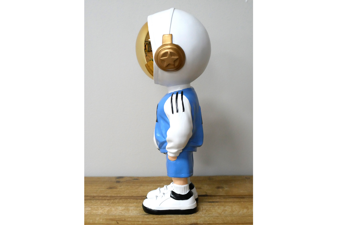 Blue or white Astronaut Soccer Figurine Resin #10 Footballer ornament Gold Helmet
