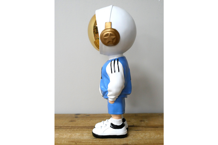 Blue or white Astronaut Soccer Figurine Resin #10 Footballer ornament Gold Helmet
