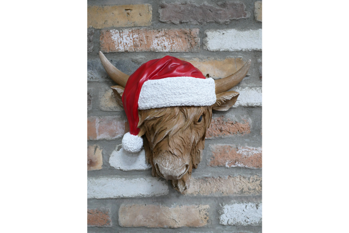 Christmas Cow Head Wall Decoration with Santa Hat – Festive Resin Holiday Décor