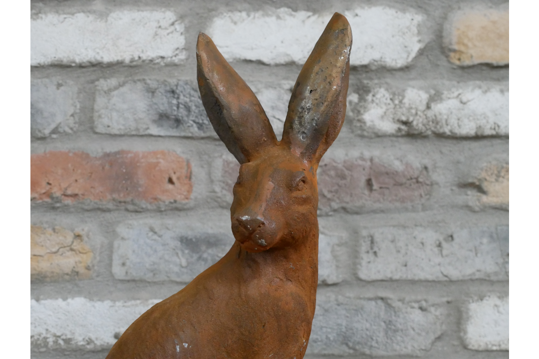 Rusty Cast Iron Rabbit Ornament | Decorative Garden & Home Sculpture