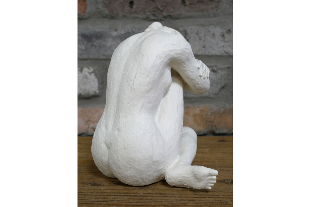 30cm White Sitting Lady Statue Figurine Elegant Home Décor Ornament Sculpture