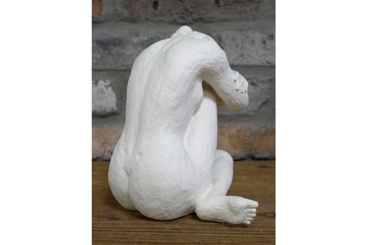 30cm White Sitting Lady Statue Figurine Elegant Home Décor Ornament Sculpture