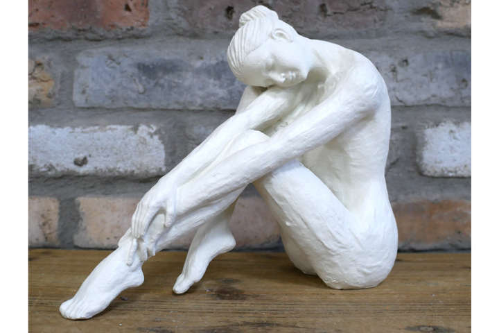 30cm White Sitting Lady Statue Figurine Elegant Home Décor Ornament Sculpture