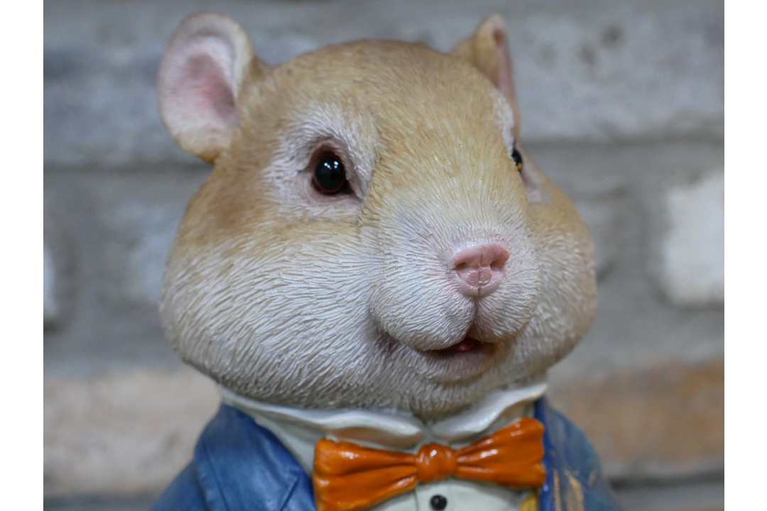 Mouse Bust Resin Ornament in Suit, Quirky Animal Home Décor Figurine