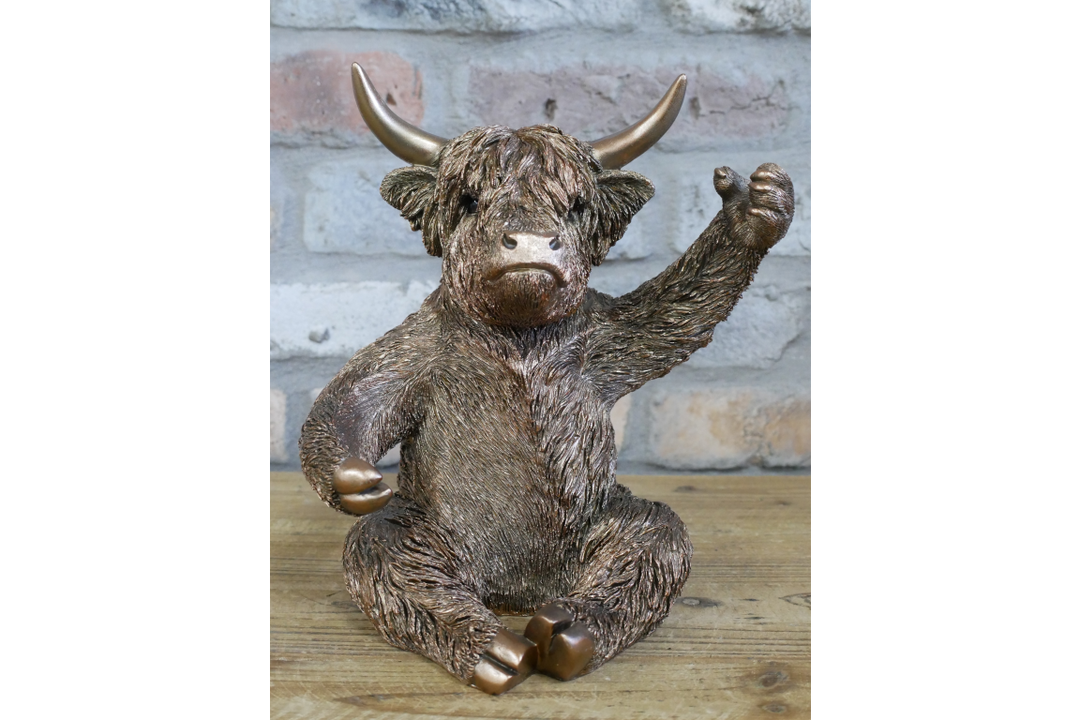 Highland Cow Wine & Glass Holder– Decorative Rustic Animal Wine Bottle Stand & Display