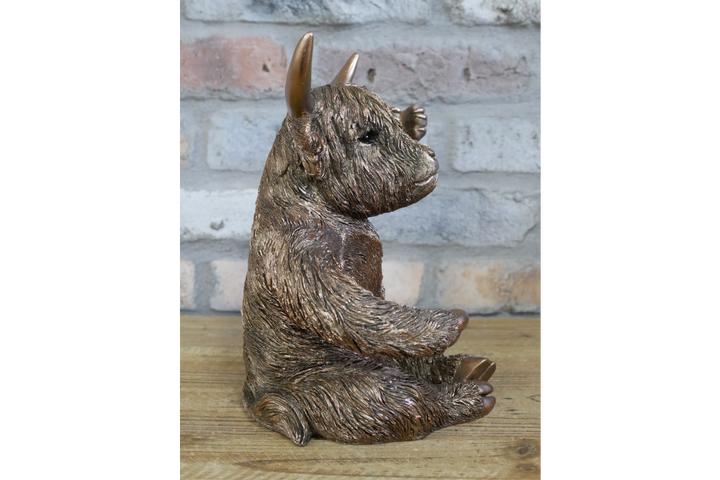 Highland Cow Wine & Glass Holder– Decorative Rustic Animal Wine Bottle Stand & Display