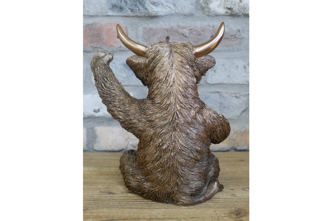 Highland Cow Wine & Glass Holder– Decorative Rustic Animal Wine Bottle Stand & Display
