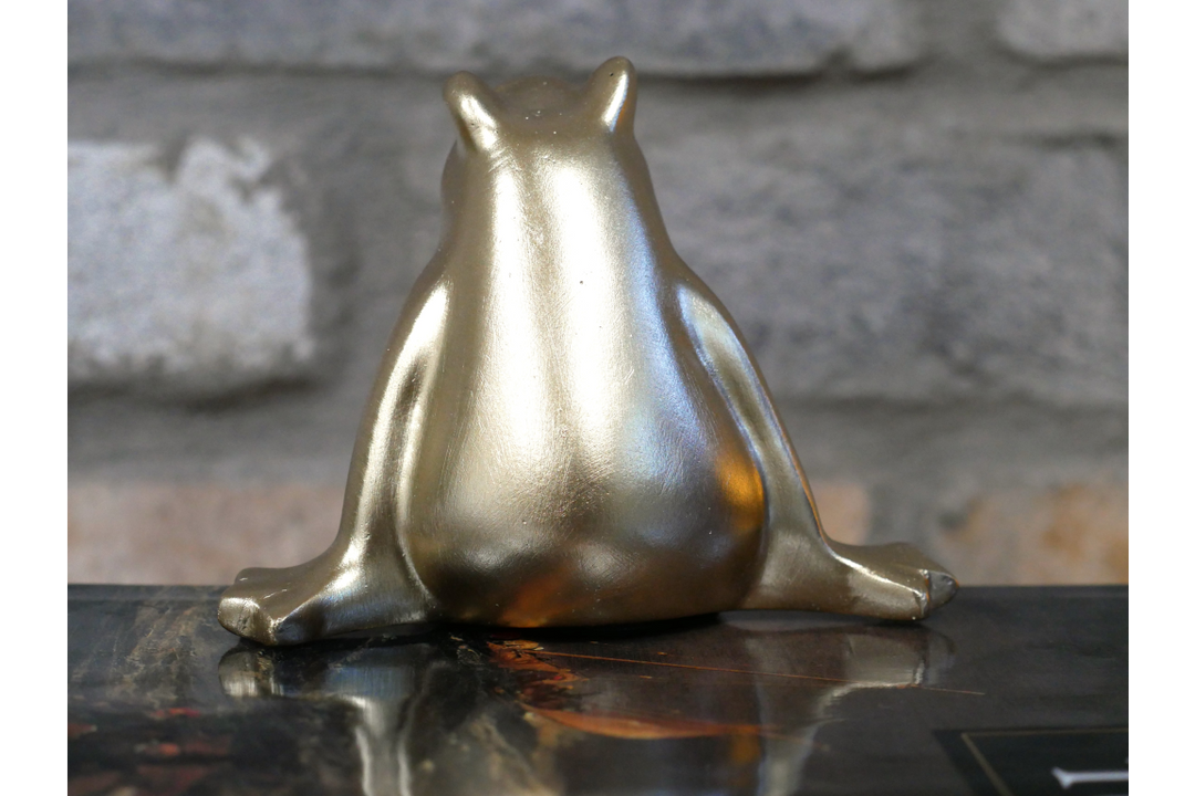 Sitting Frog Ornament – Decorative Garden & Home Frog Figurine