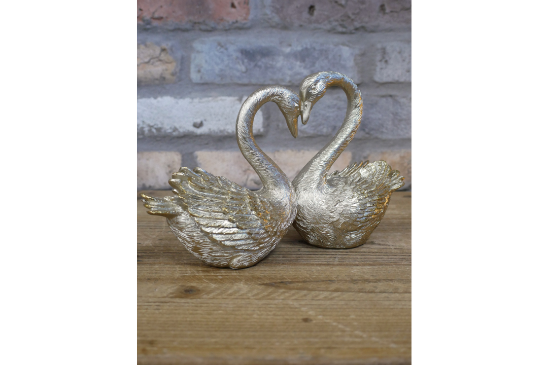 Love Swans Ornament – Pair of Elegant Swan Figurines for Home & Garden
