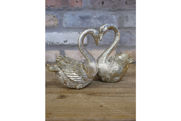 Love Swans Ornament – Pair of Elegant Swan Figurines for Home & Garden