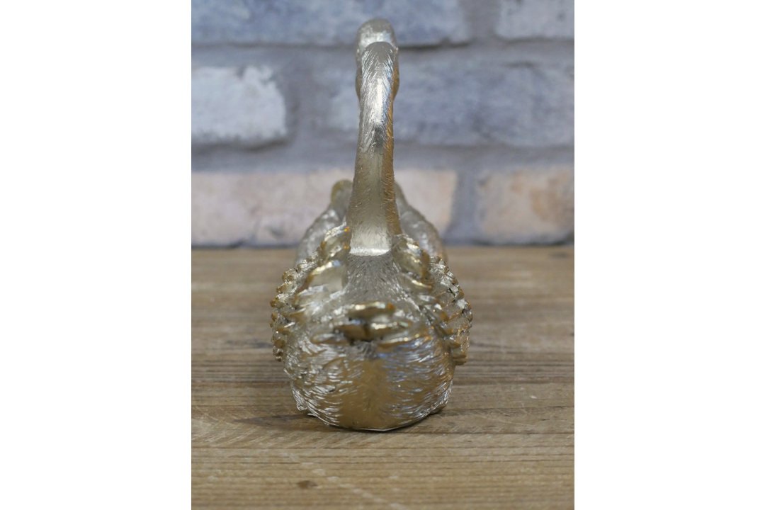 Love Swans Ornament – Pair of Elegant Swan Figurines for Home & Garden