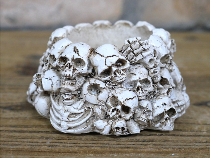 Skull Candle Holder – Gothic Resin Skull Tealight & Pillar Candle Décor Ornament