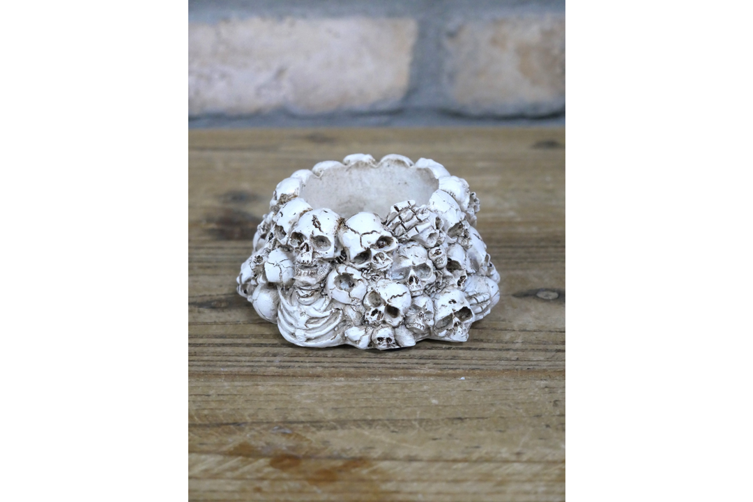 Skull Candle Holder – Gothic Resin Skull Tealight & Pillar Candle Décor Ornament