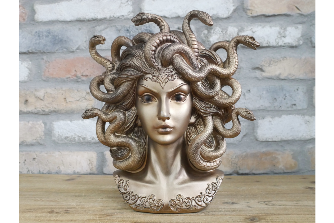 Medusa Bust Sculpture – Gothic Greek Mythology Resin Statue Home Décor