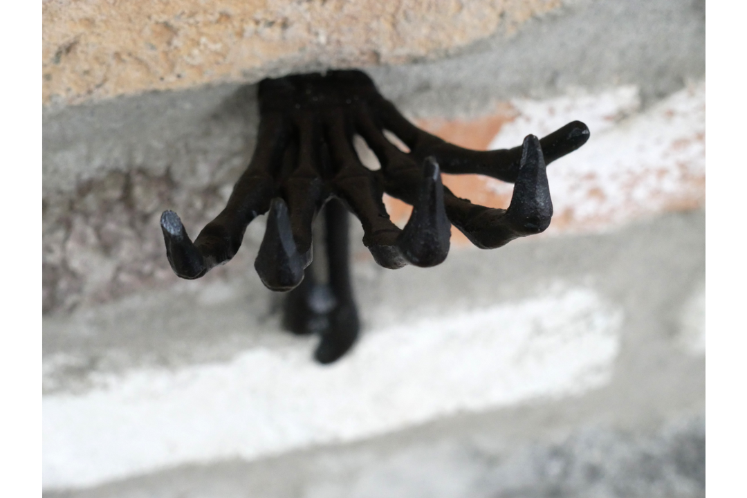 Skeleton Hand Hook – Gothic Halloween Wall Decor & Spooky Coat Hook
