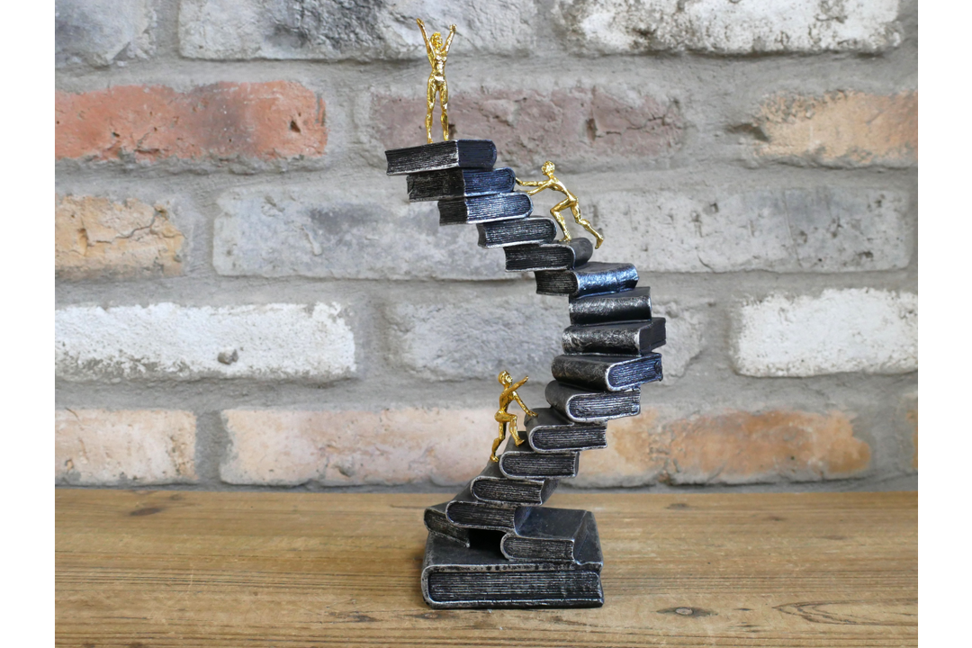 Book Climbers Figurine – Creative Book Lover Ornament & Unique Home Décor