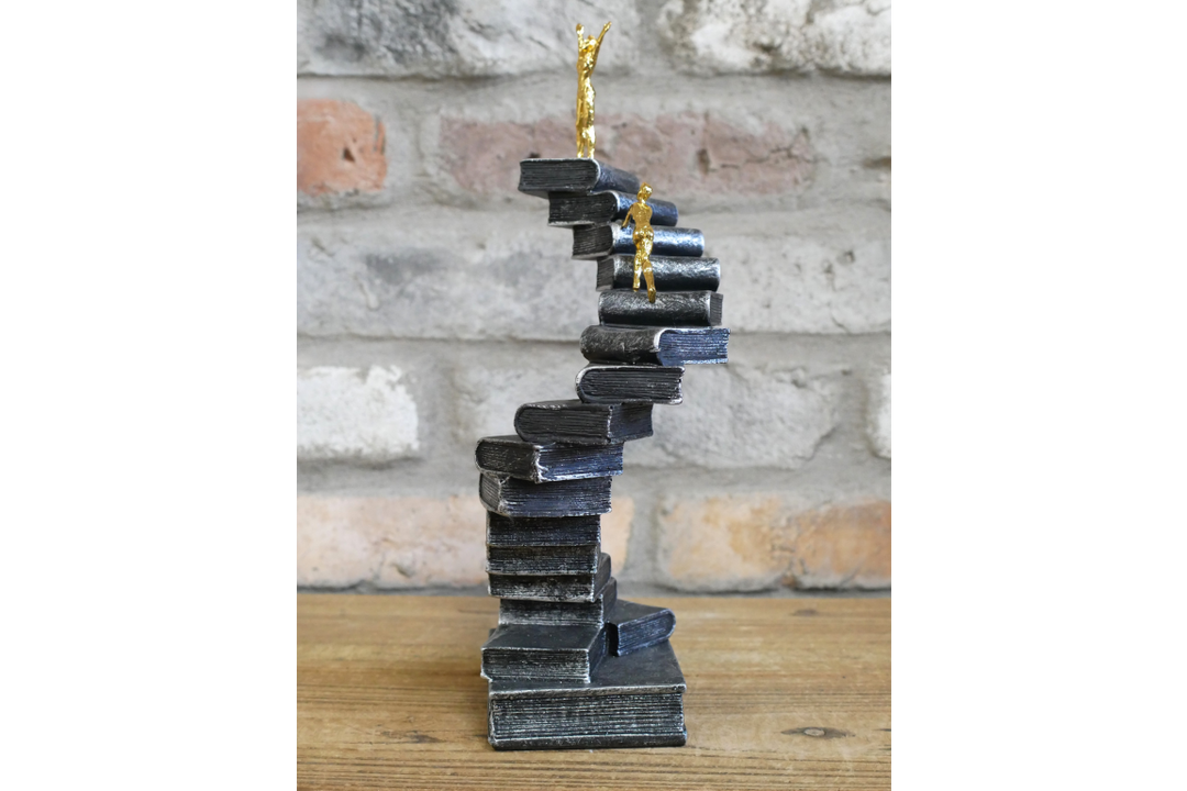 Book Climbers Figurine – Creative Book Lover Ornament & Unique Home Décor