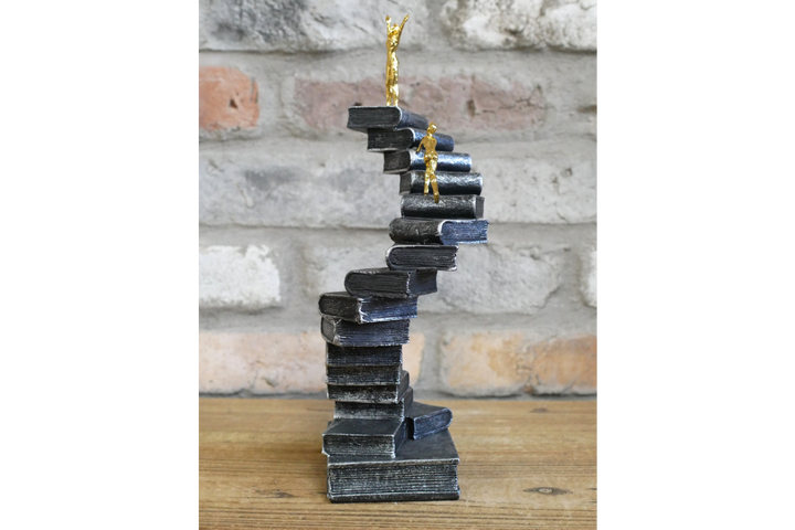 Book Climbers Figurine – Creative Book Lover Ornament & Unique Home Décor