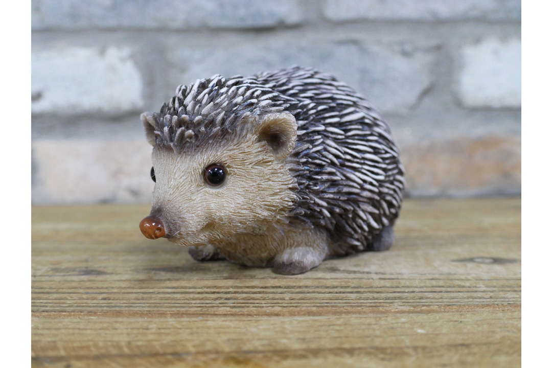 Hedgehog Ornament – Cute Woodland Animal Figurine & Charming Home Décor