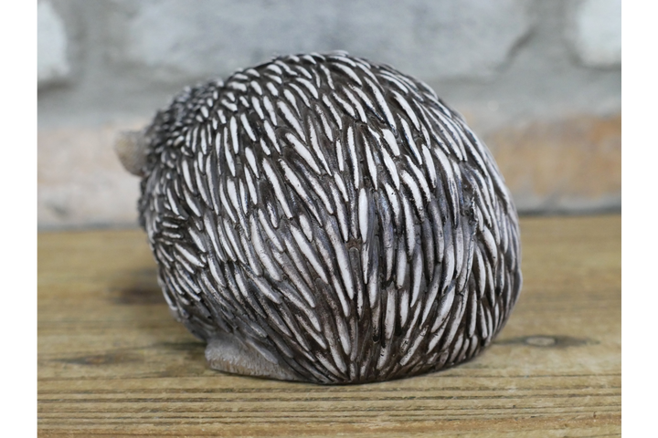 Hedgehog Ornament – Cute Woodland Animal Figurine & Charming Home Décor