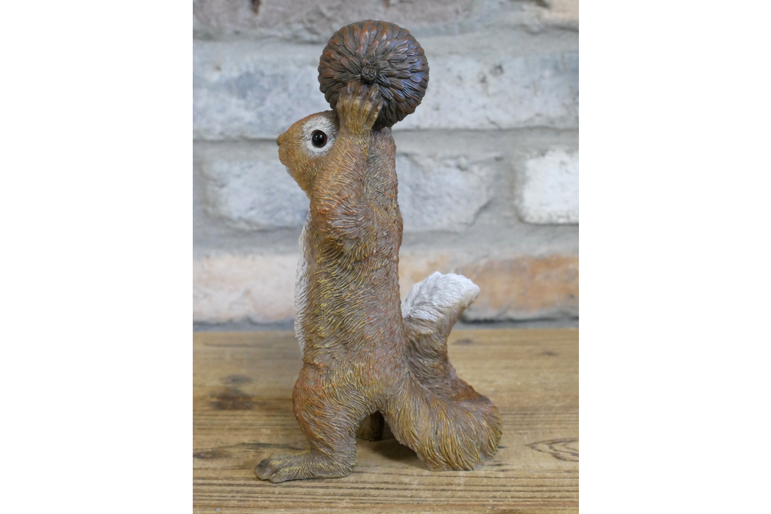 Squirrel with Acorn Ornament – Charming Woodland Animal Figurine & Home Décor