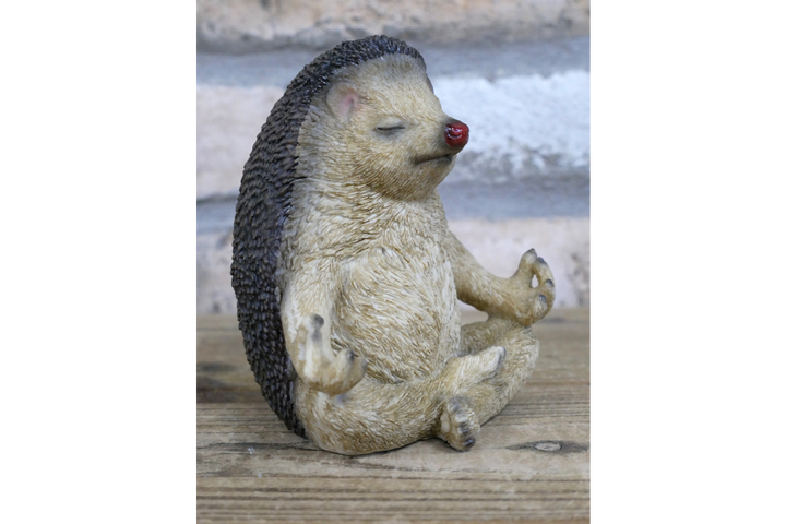 Meditation Hedgehog Ornament – Cute Woodland Animal Figurine & Peaceful Home Décor