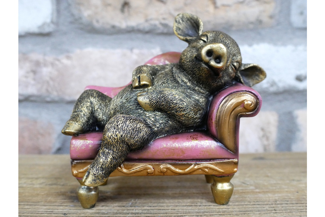 Pig on Chaise Lounge Ornament – Quirky Animal Figurine & Unique Home Décor