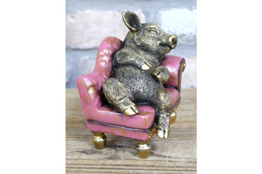 Pig on Chaise Lounge Ornament – Quirky Animal Figurine & Unique Home Décor