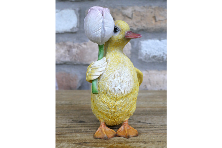 Duck with Flower Ornament – Cute Farmyard Bird Figurine & Charming Home Décor