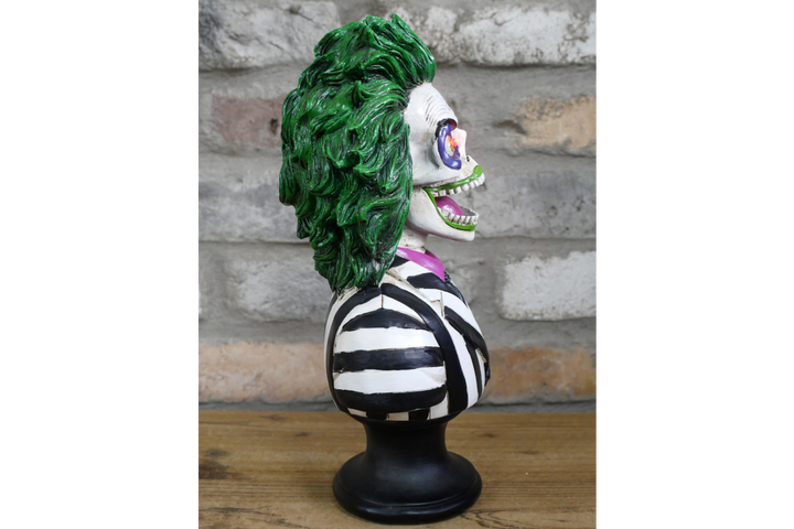 Light-Up Skeleton Bust Ornament – Gothic LED Skull Statue Halloween Décor