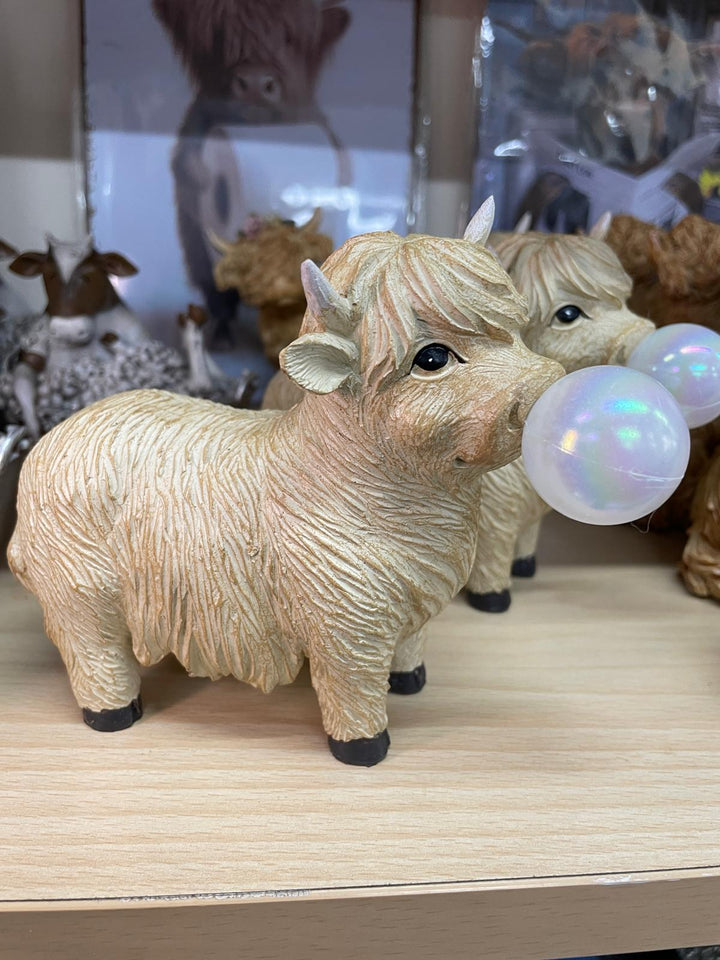Highland Cow white blowing bubble gum standing ornament decorative