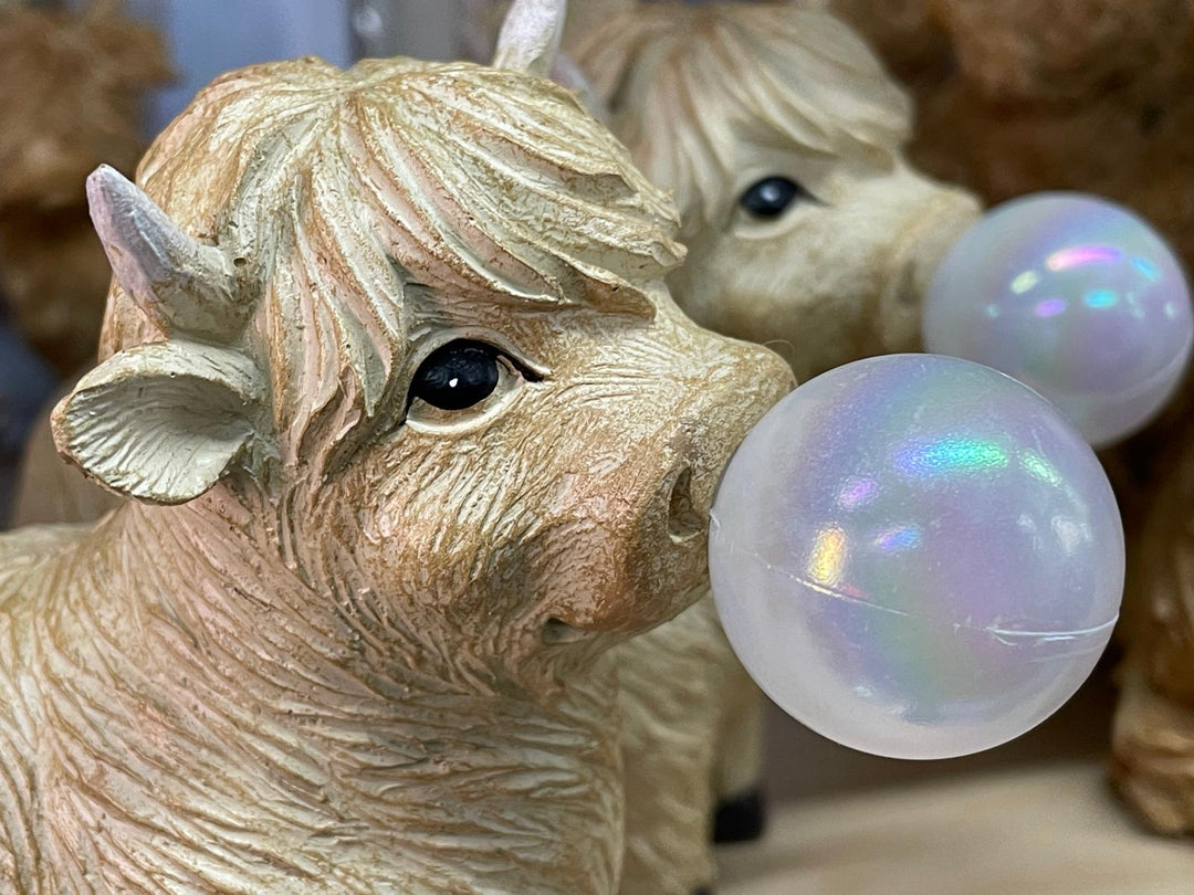 Highland Cow white blowing bubble gum standing ornament decorative