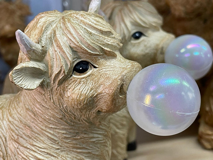 Highland Cow white blowing bubble gum standing ornament decorative