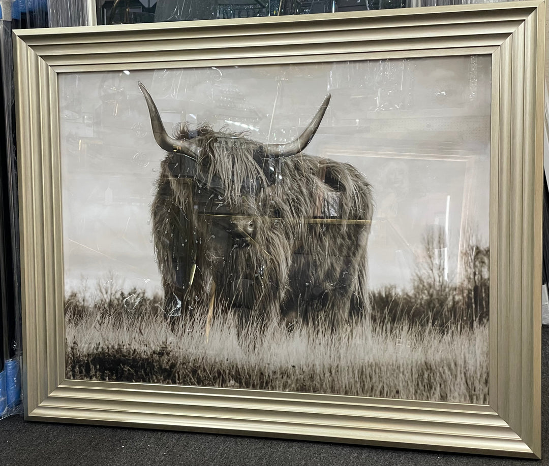 Highland Cow with Grass Picture Liquid Art