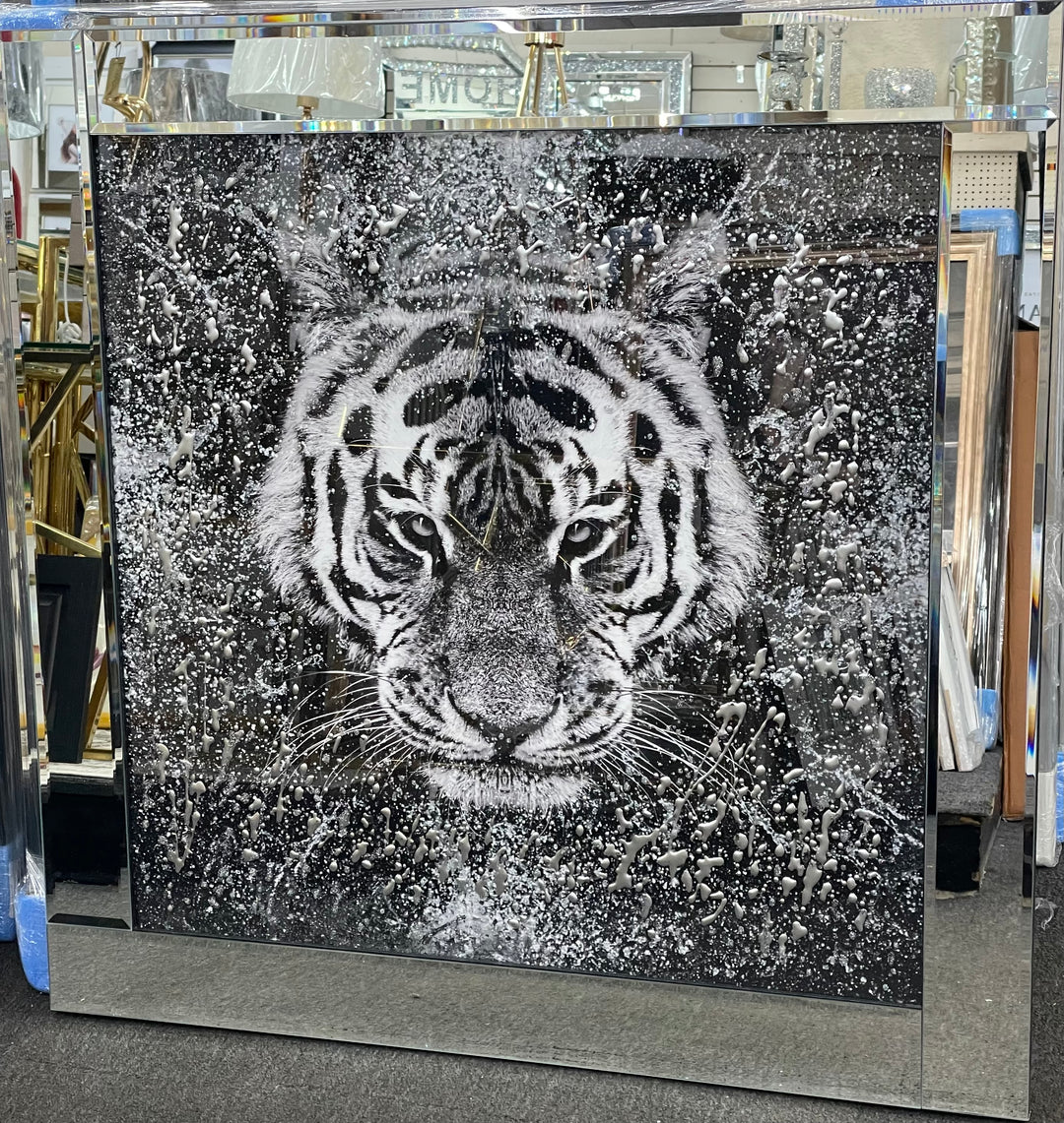 Black & White Tiger Face Décor with Liquid Art