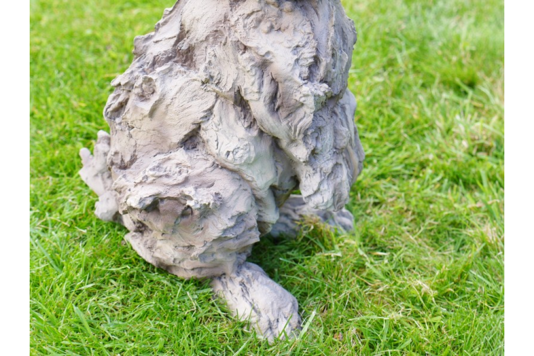 Wood Effect Sitting Rabbit Ornament – Decorative Bunny Figurine for Home or Garden