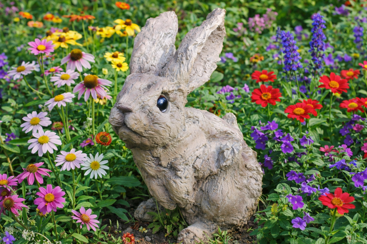 Wood Effect Sitting Rabbit Ornament – Decorative Bunny Figurine for Home or Garden