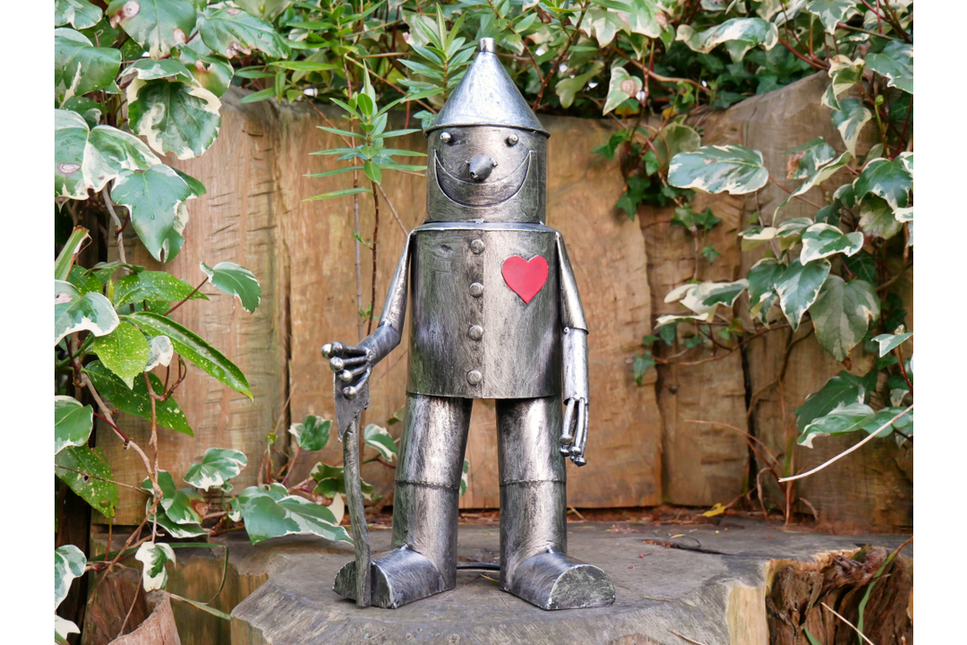 Tin Man Statue Metal Garden Ornament Wizard of Oz Silver & Red Heart