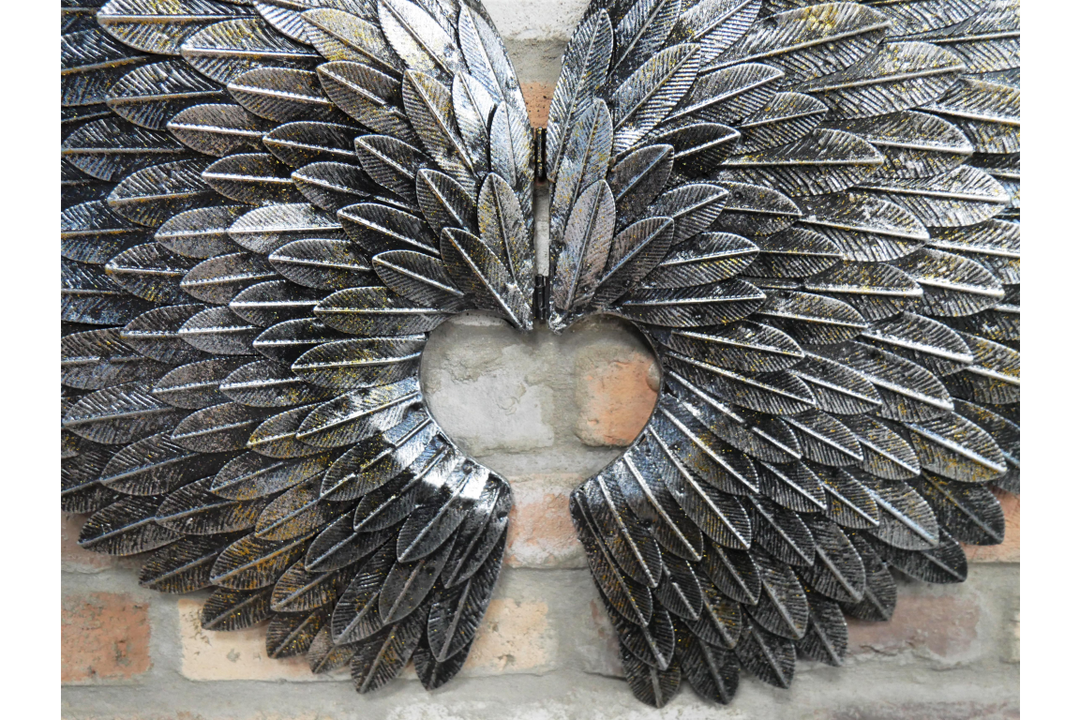 Angel Wings Wall Hanging Black & Silver – Metal Decorative Ornament for Home Decor