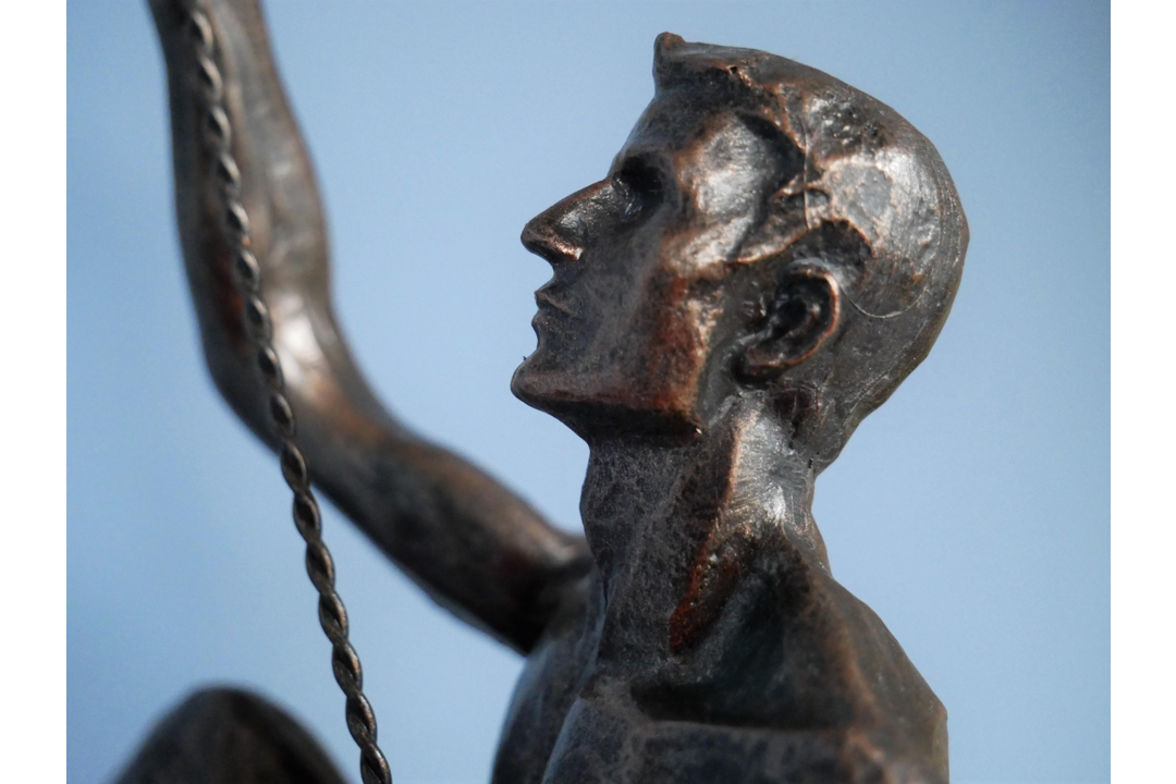 Abseiling men bronze Ornament Hanging men Figurine