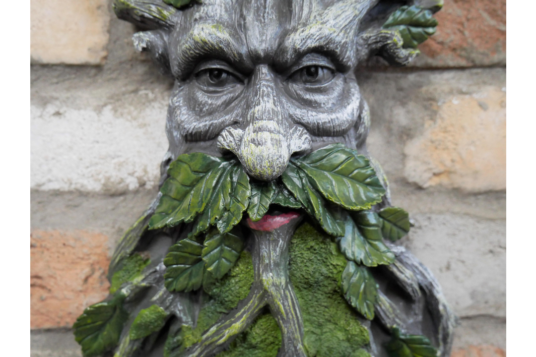 Tree Man & Woman  Wall Decoration – Rustic Outdoor Garden Wall Art | Tree Spirit Face Wall Plaque | Indoor & Outdoor Decorative Hanging Ornament