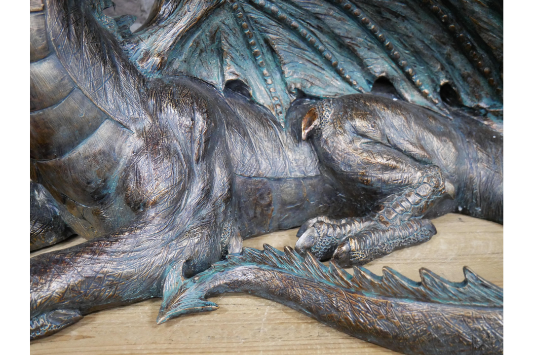 Decorative Dragon Figurine – Mythical Fantasy Sculpture Ornament for Home & Shelf Display