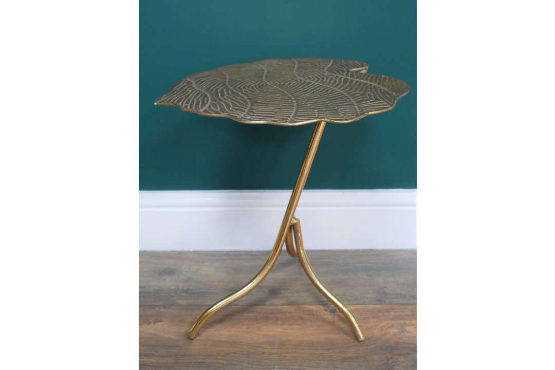 Rustic Metal Leaf Side Table with Tripod Legs – Decorative Accent Table for Home Decor