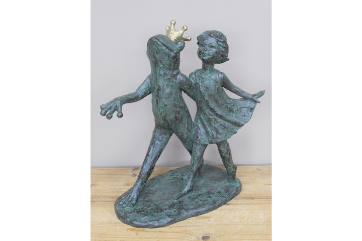 Girl & Frog Garden Statue Ornament Vintage Style Figurine Sculpture made resin